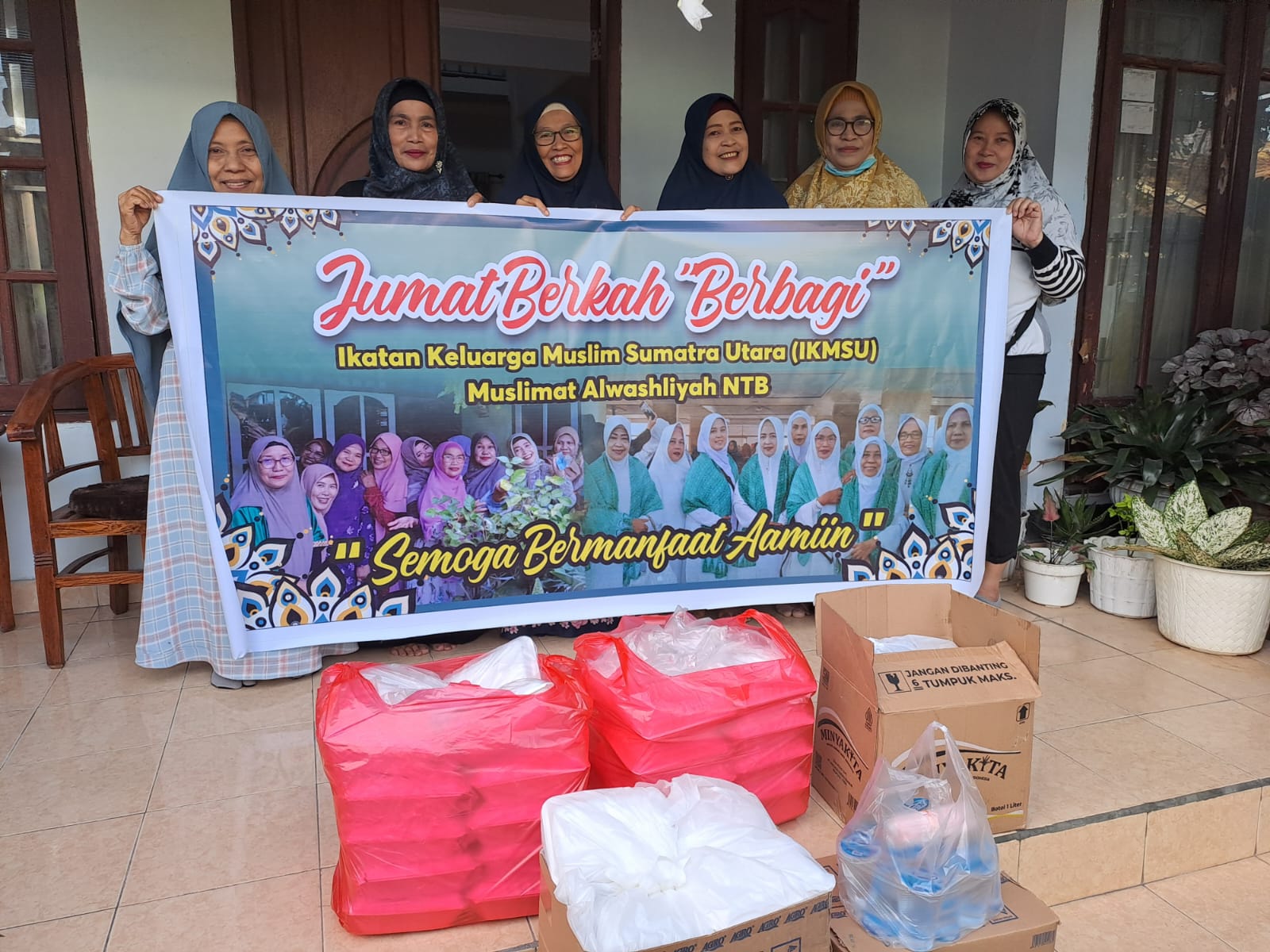 Muslimat Al Washliyah Nusa Tenggara Barat Peduli Umat Muslimat Al Washliyah Nusa Tenggara Barat Peduli Umat