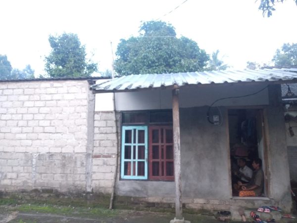 Tangan Berbagi beri Bantuan Penerangan Listrik Daya 450