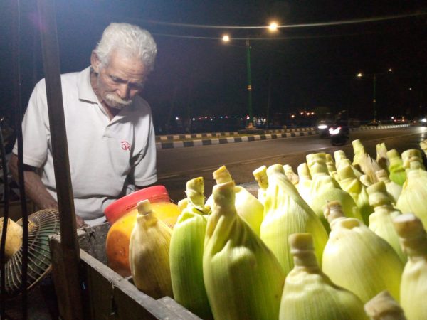 Usia Boleh Tua, Rezeki harus dicari