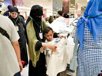 Bank NTB Syariah dan Laz DASI NTB Ajak 50 Anak Yatim Berbelanja Kebutuhan Lebaran