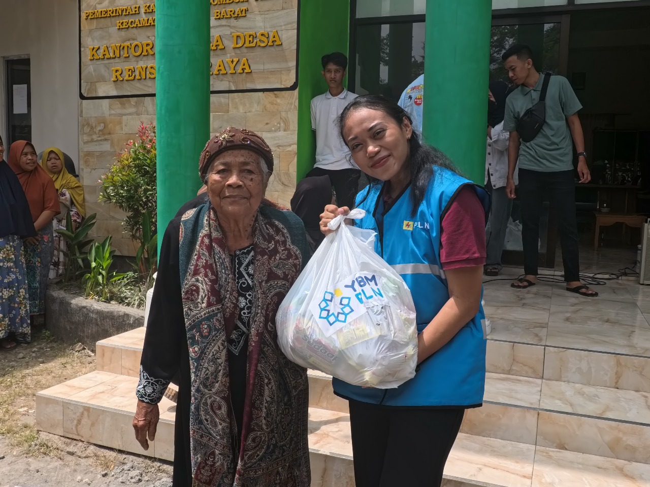 Sambut Hari Pelanggan Nasional, PLN NTB Gelar Aksi Sosial: 222 Penerima Manfaat